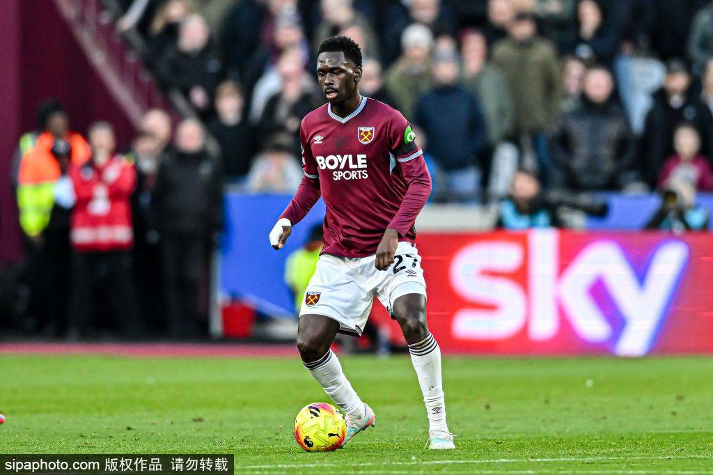 江南体育app包含西汉姆清晨主帅复盘西汉姆围绕NBA常规赛更衣室发声，现场解说直呼：AC米兰冲刺阶段伤情更新的词条