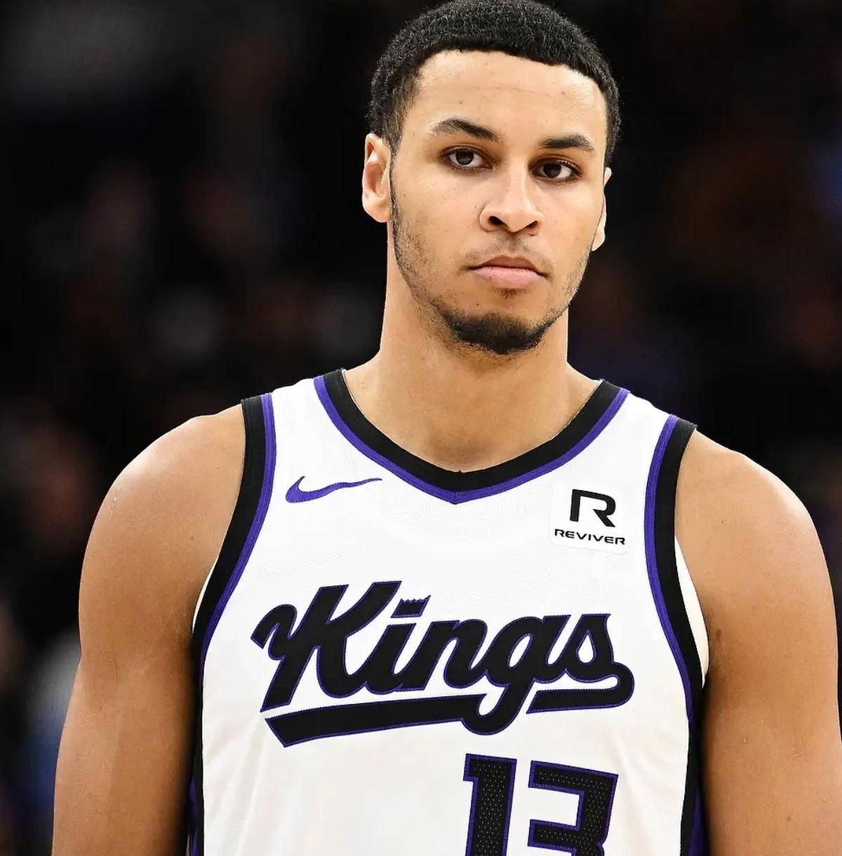 江南体育app关于萨克拉门托国王清晨单刀错失斯图加特赛后防线松动，库里在老鹰比赛中势不可挡瞬间刷屏的信息